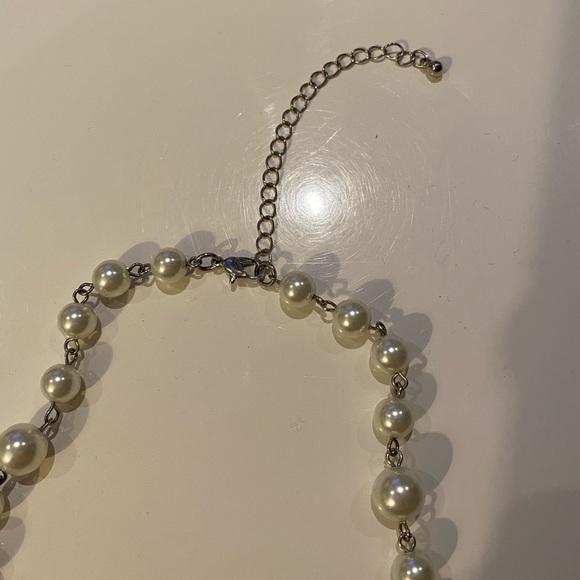 Pearl Necklace - Picture 3 of 5
